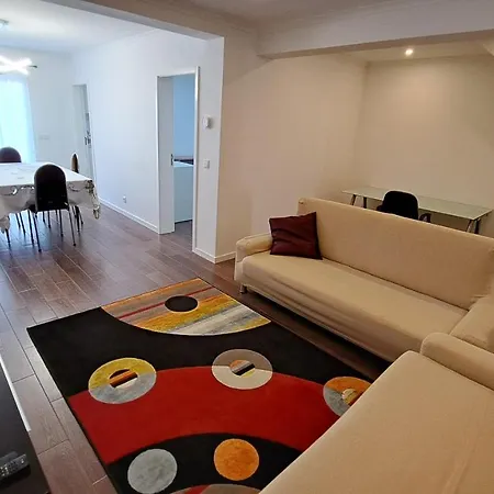 بيت للعطل Hamilton House